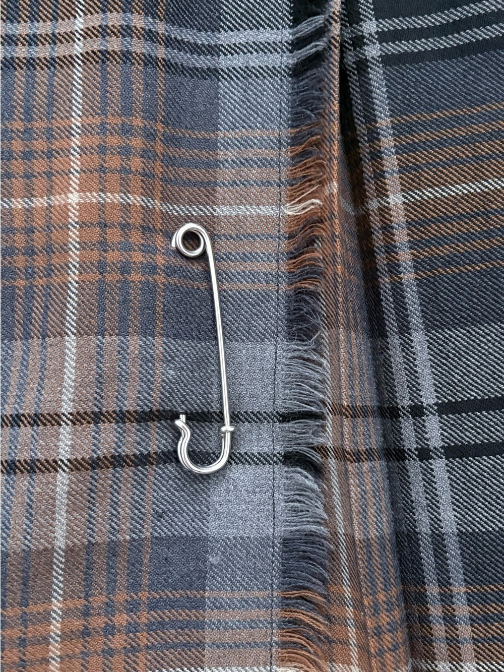 Vintage Tartan Plaid Wool Wrap Midi Kilt Skirt Canada Button Neutral Fits Size 6 - Picture 12 of 14